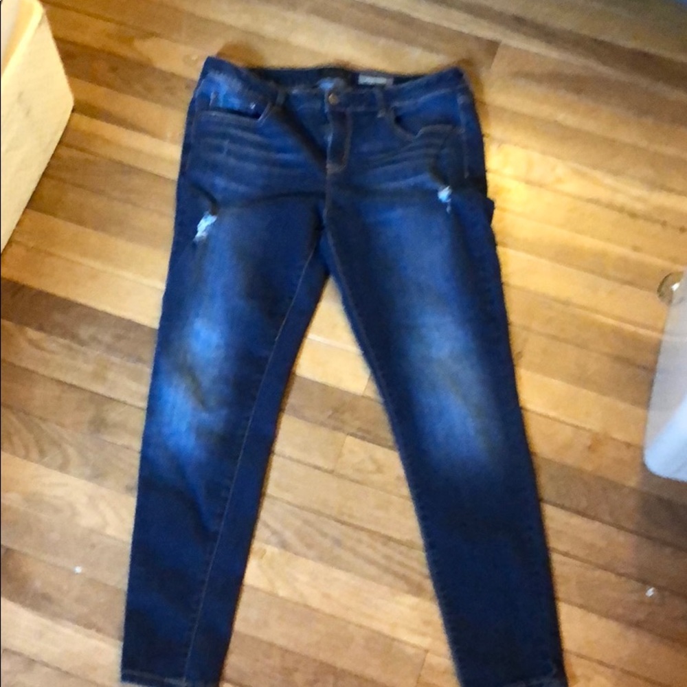 EUC Aeropostale skinny jeggings with rips